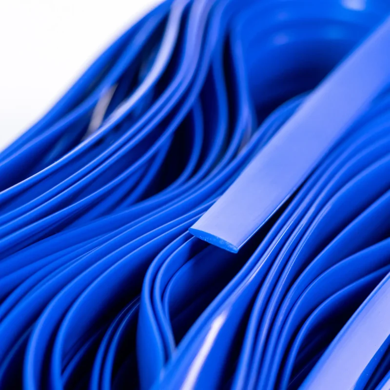 Foto mostrando os detalhes internos do Macarrão para Cadeira Duraforto Chato Azul Marinho.