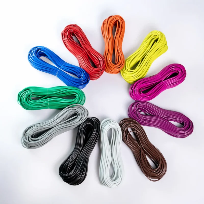 Foto em fundo branco mostrando a vista superior das cores disponíveis do Macarrão para Cadeira Fibreco MP.